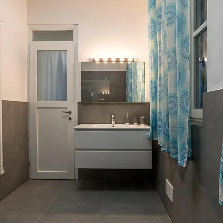 Guest Host - Stylish And Bright With Private Garden Διαμέρισμα Όπως