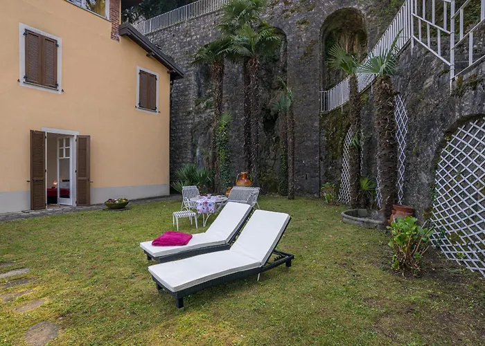 Guest Host - Stylish And Bright With Private Garden Como