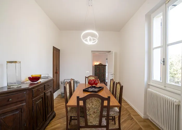 Guest Host - Stylish And Bright With Private Garden * Como