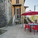 Guest Host - Stylish And Bright With Private Garden