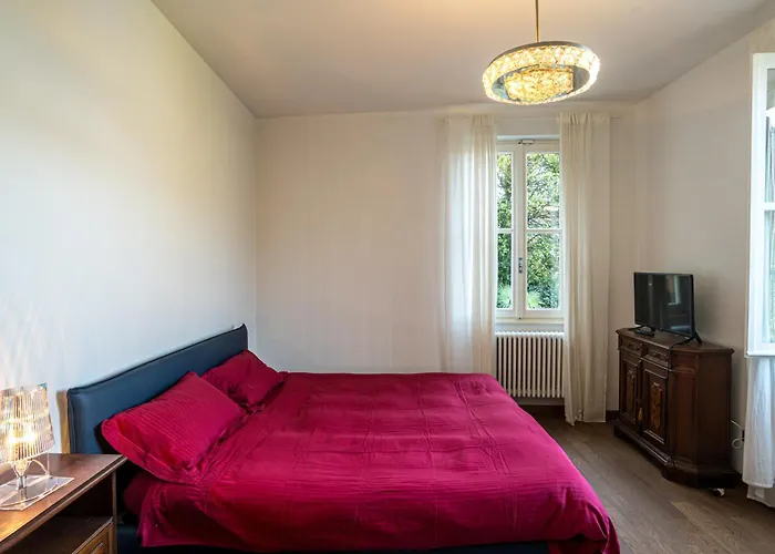 Guest Host - Stylish And Bright With Private Garden